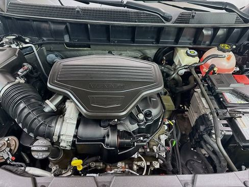 Used 2017 Cadillac XT5 Premium Luxury image 32