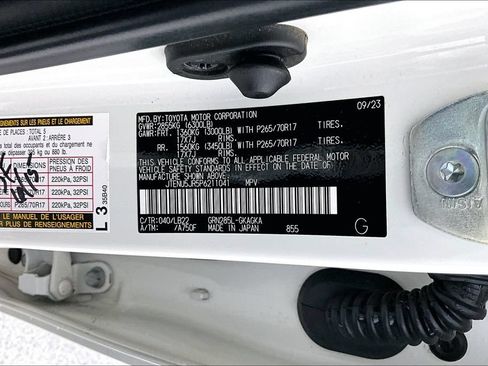 Used 2023 Toyota 4Runner SR5 Premium w/ Moonroof Package AWD/4WD image 42