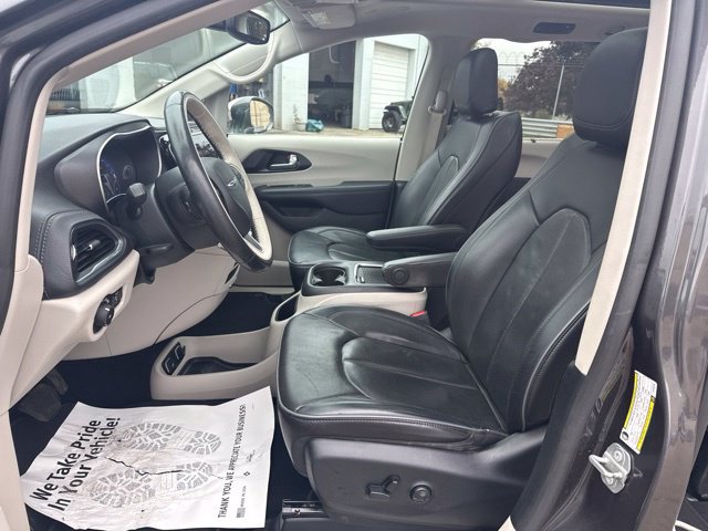 Used 2020 Chrysler Pacifica Limited FWD image 10