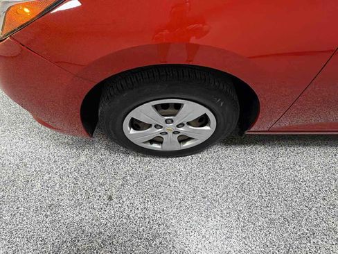 Used 2016 Chevrolet Cruze LS FWD image 38