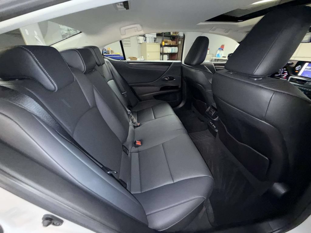 Used 2023 Lexus ES 350 w/ Premium Package FWD image 16