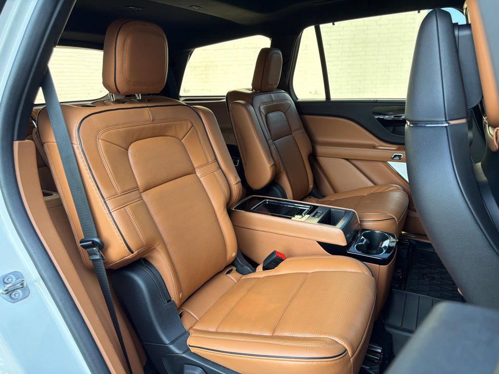 Used 2021 Lincoln Aviator AWD Black Label w/ Dynamic Handling Package image 11