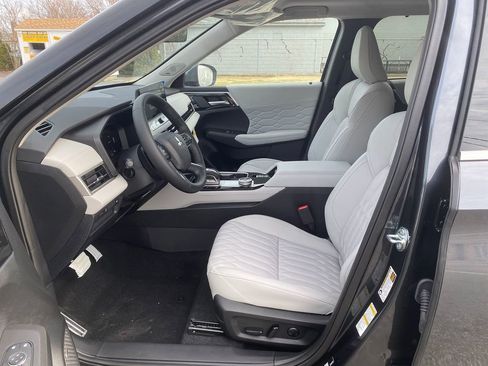 New 2026 Mitsubishi Outlander SEL image 12