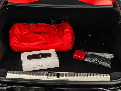 Used 2025 Ferrari Purosangue image 38