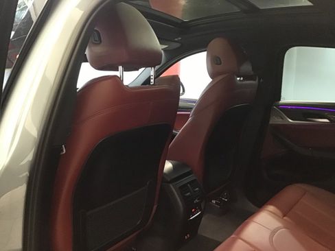 Used 2023 BMW X4 M40i w/ Premium Package image 12