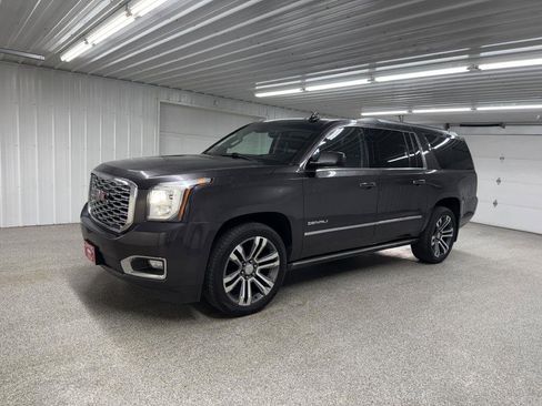 Used 2018 GMC Yukon XL Denali w/ Denali Ultimate Package image 3