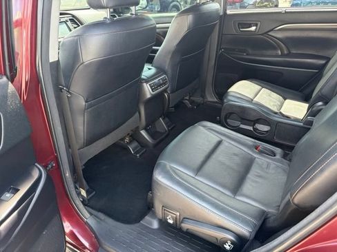 Used 2018 Toyota Highlander Limited Platinum AWD/4WD image 27