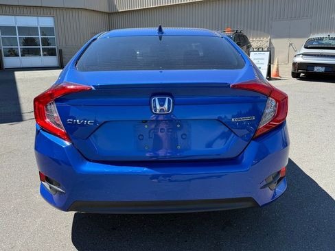 Used 2017 Honda Civic Touring image 3