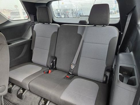 Used 2020 Chevrolet Traverse LT image 12