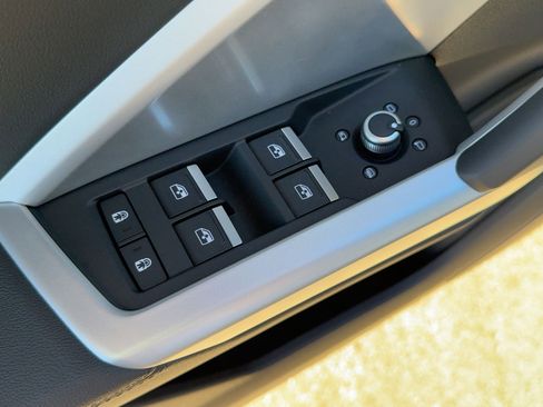 New 2025 Audi Q3 2.0T Premium image 13