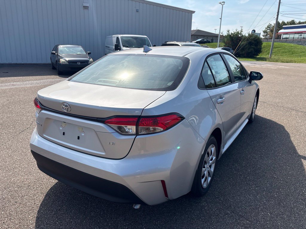 New 2027 Toyota Corolla LE FWD image 7
