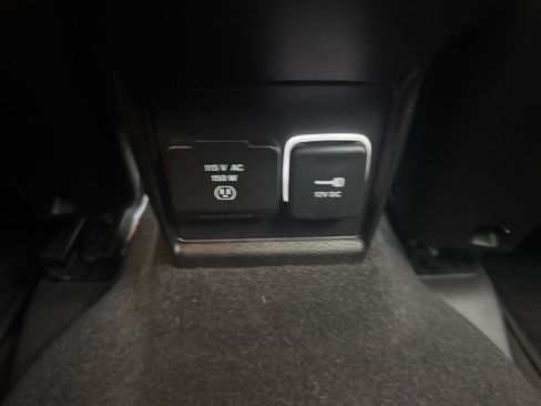 Used 2022 Jeep Compass Limited w/ Elite Group image 17