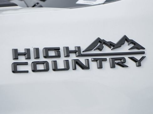 Used 2022 Chevrolet Silverado 2500 High Country w/ Z71 Off-Road Package image 53