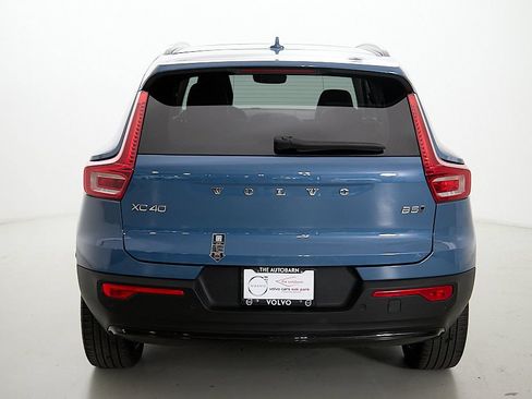 Certified 2024 Volvo XC40 B5 Ultimate w/ Climate Package AWD/4WD image 8