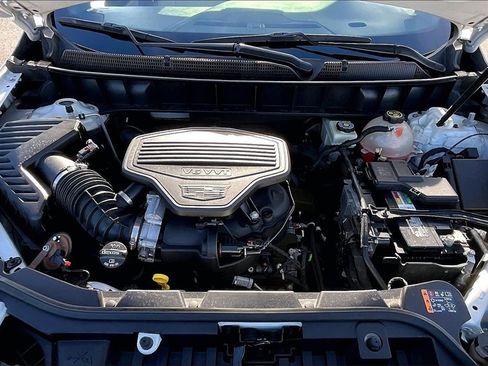 Used 2018 Cadillac XT5 Premium Luxury w/ Driver Assist Package image 9