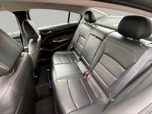 Used 2018 Chevrolet Cruze Premier image 24