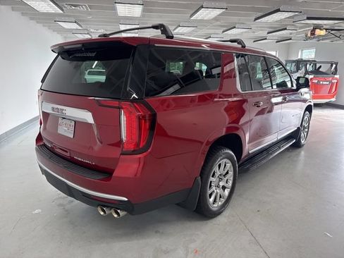 Used 2023 GMC Yukon XL Denali AWD/4WD image 17