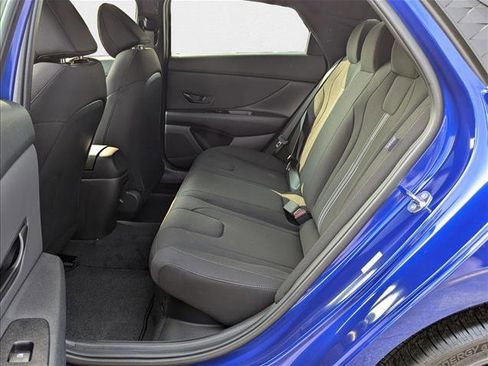 New 2025 Hyundai Elantra SEL image 15
