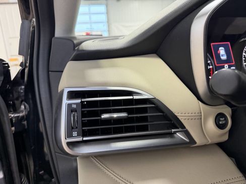 Used 2023 Subaru Legacy Limited image 27