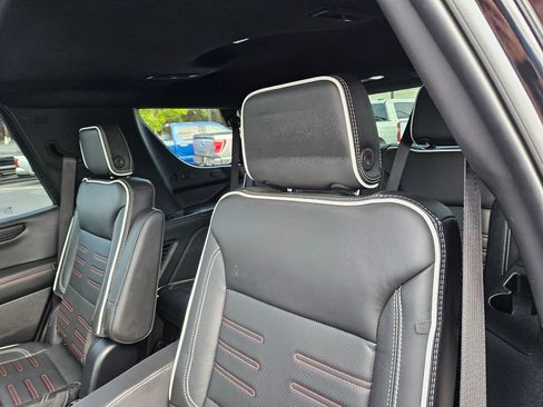 Used 2025 GMC Yukon AT4 Ultimate AWD/4WD image 21