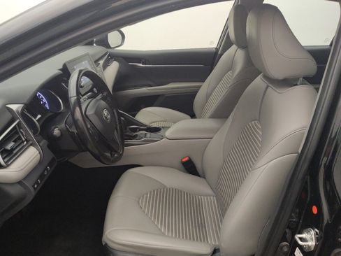 Used 2022 Toyota Camry SE image 17