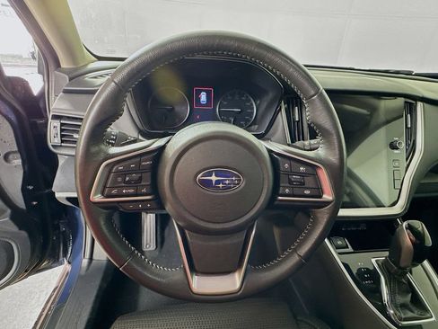Used 2025 Subaru Outback Premium AWD/4WD image 11