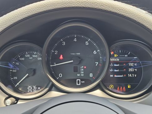 Certified 2026 Porsche Macan AWD/4WD image 16
