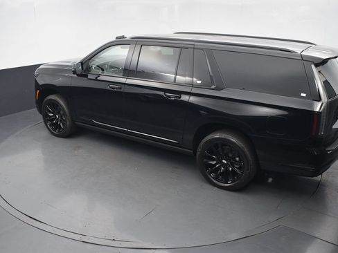 Certified 2026 Cadillac Escalade ESV Sport w/ LPO, ONYX Package AWD/4WD image 43