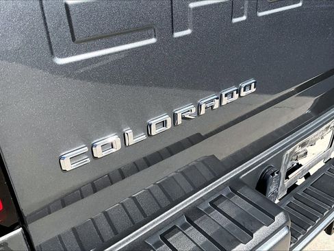 Used 2022 Chevrolet Colorado LT w/ Safety Package image 34