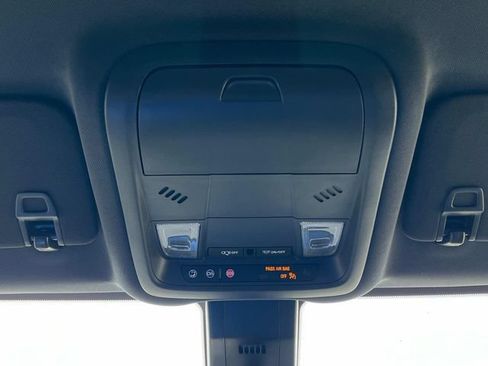 Used 2023 Chevrolet Equinox RS w/ LPO, Floor Liner Package FWD image 39
