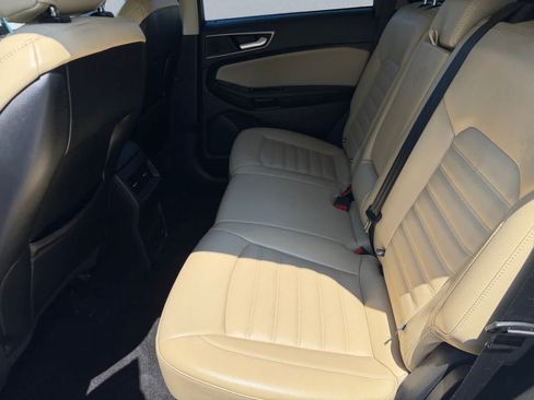 Used 2017 Ford Edge SEL w/ Equipment Group 201A AWD/4WD image 18