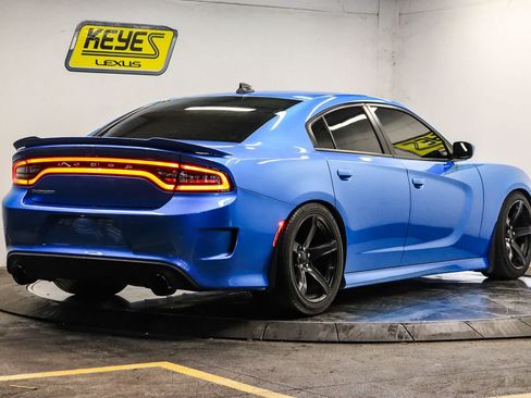 Used 2019 Dodge Charger GT RWD image 4