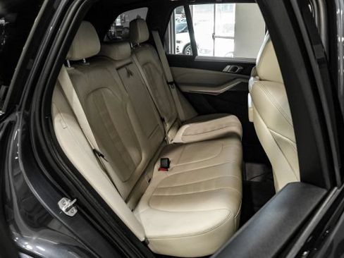 Used 2022 BMW X5 xDrive40i w/ M Sport Package AWD/4WD image 34