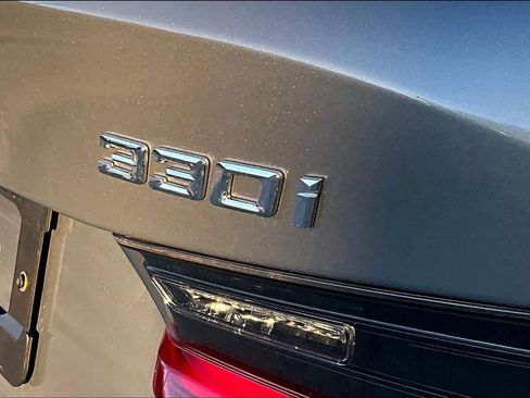 Used 2023 BMW 330i Sedan w/ Driving Assistance Package image 9