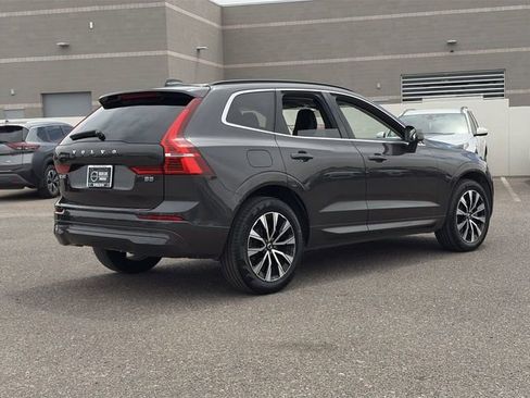 Used 2023 Volvo XC60 B5 Core w/ Climate Package AWD/4WD image 7