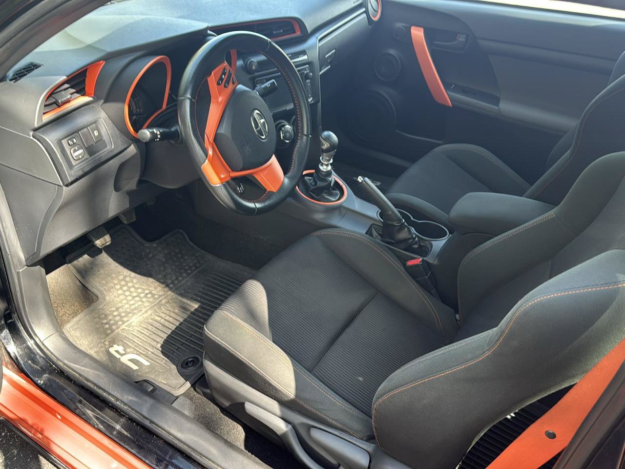 Used 2015 Scion tC FWD image 8