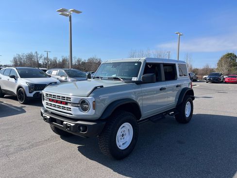 Used 2024 Ford Bronco Heritage Edition image 4