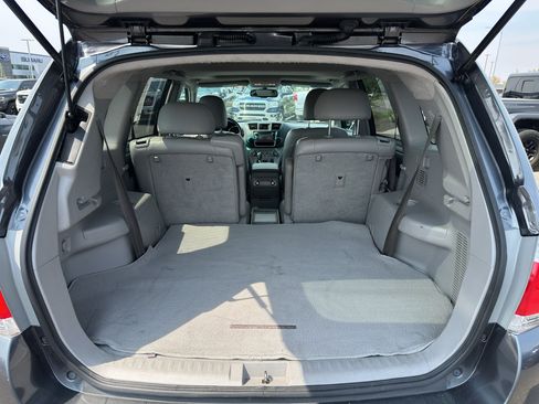 Used 2013 Toyota Highlander SE AWD/4WD image 12
