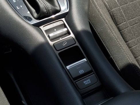 Certified 2023 Honda HR-V LX image 34