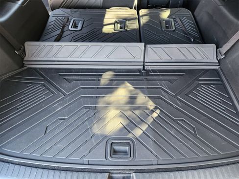 Used 2024 Chevrolet Traverse LS image 30