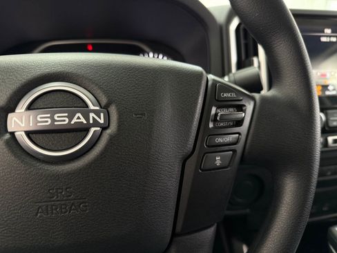 Used 2025 Nissan Frontier SV RWD image 25