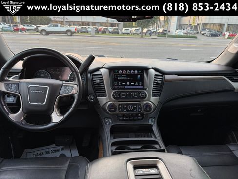 Used 2020 GMC Yukon Denali w/ Denali Ultimate Package image 22