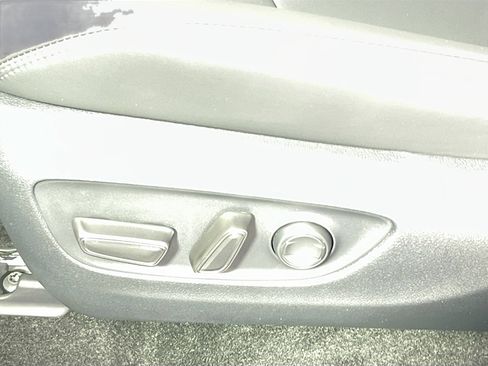 Used 2025 Toyota RAV4 XLE Premium image 15