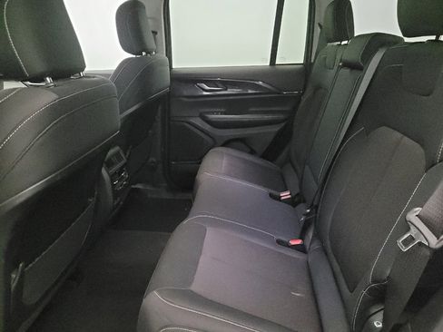 Used 2023 Jeep Grand Cherokee Laredo w/ Luxury Tech Group I image 18