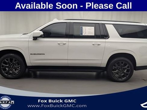Used 2023 Chevrolet Suburban RST w/ Sport Performance Package AWD/4WD image 8