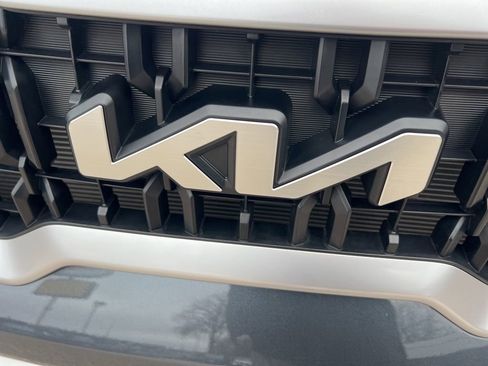 Certified 2024 Kia Telluride LX image 29