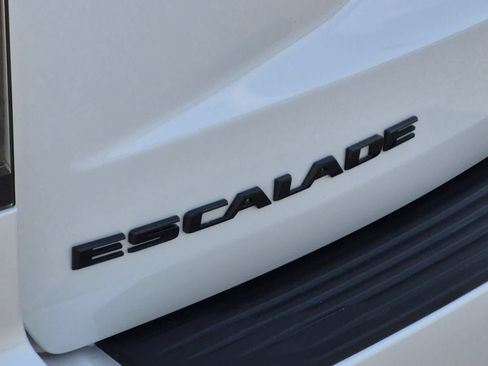 Used 2024 Cadillac Escalade Sport Platinum w/ LPO, ONYX Package AWD/4WD image 13