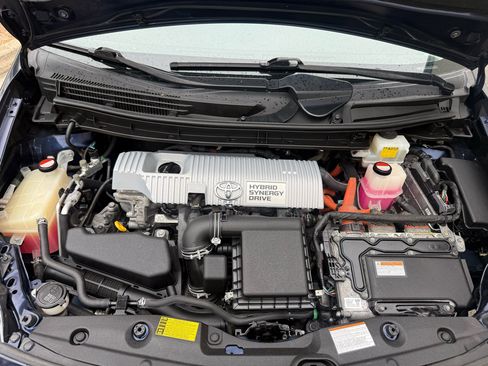 Used 2015 Toyota Prius Three image 38