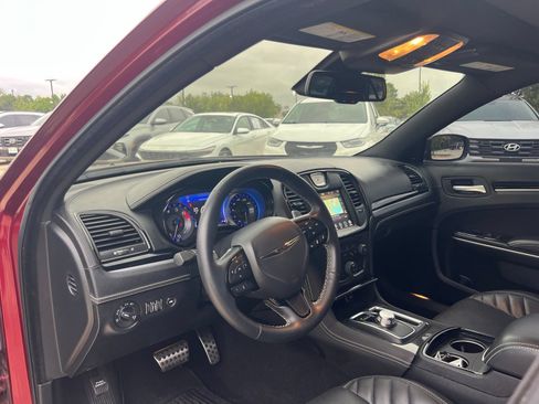 Used 2023 Chrysler 300 C RWD image 21