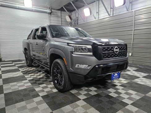 Used 2023 Nissan Frontier SV w/ Midnight Edition Package image 4